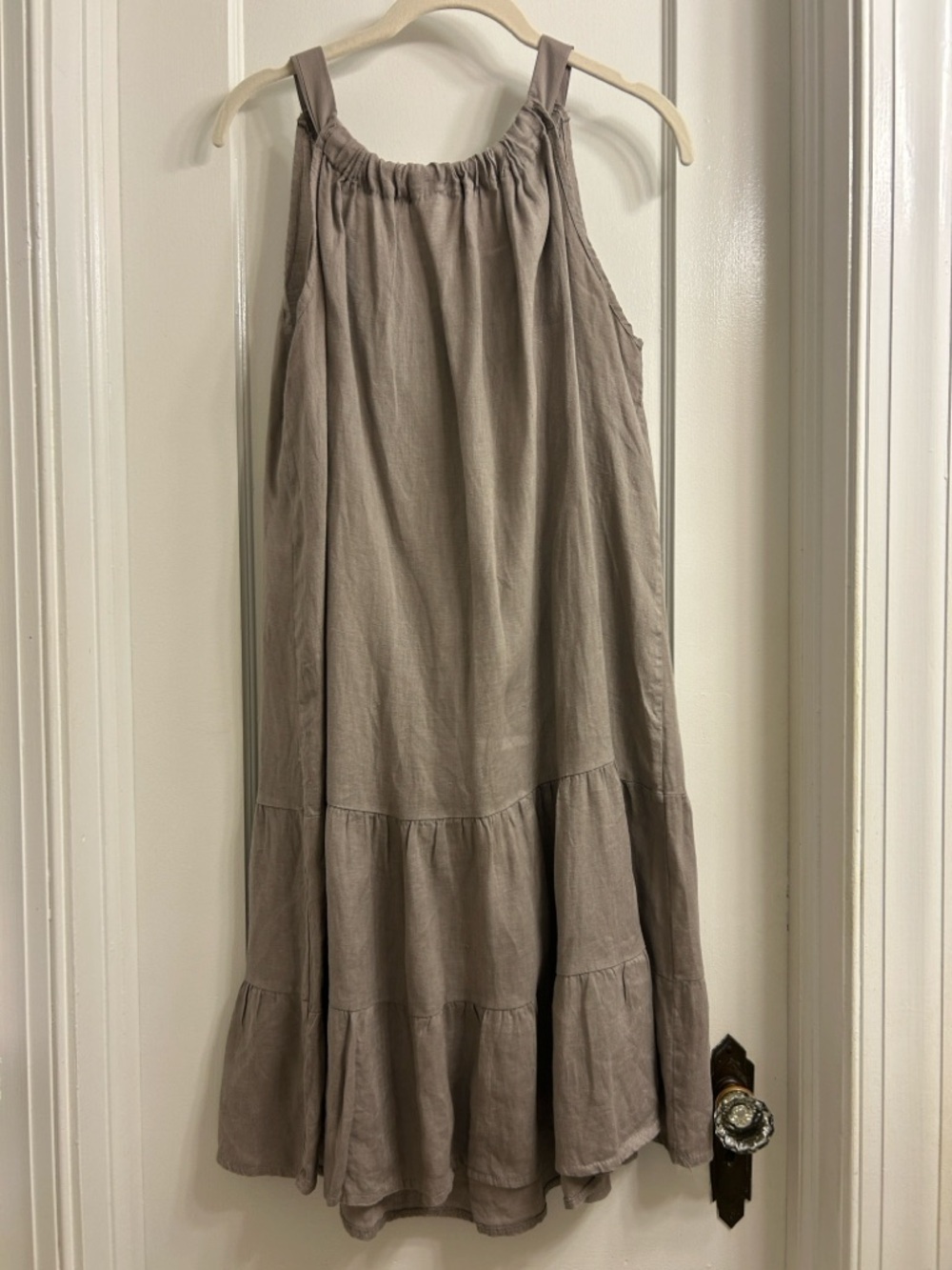 Bellambra Linen Dress in Taupe Women’s size Medium